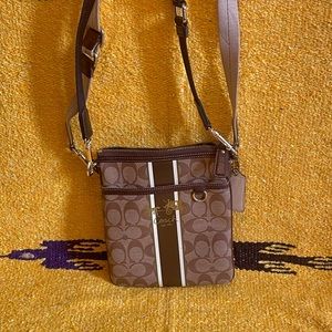 Coach messenger bag with 2 straps